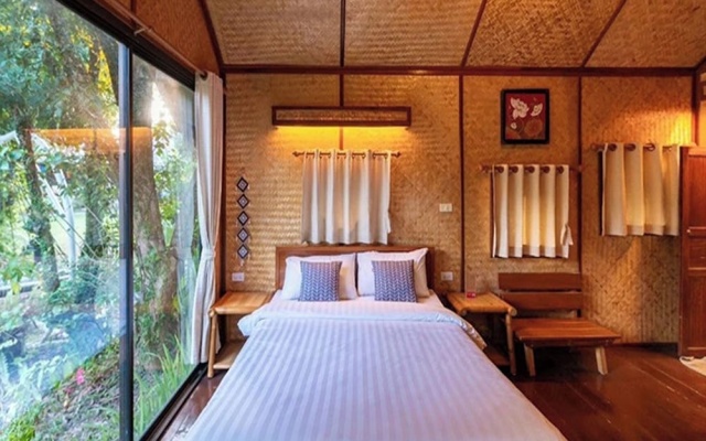 Lion Cafe Resort