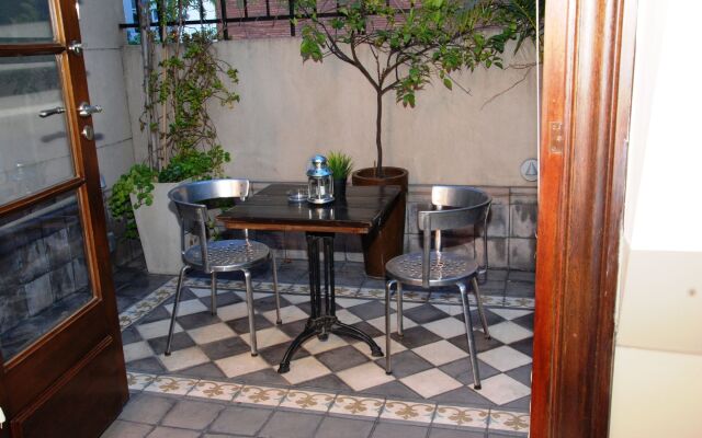 Miravida Soho Hotel & Wine Bar