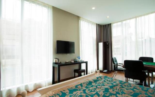 Dali Luzhoufan Seaview Hotel