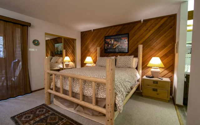 Aspen Creek #209 1 Bedroom Condo
