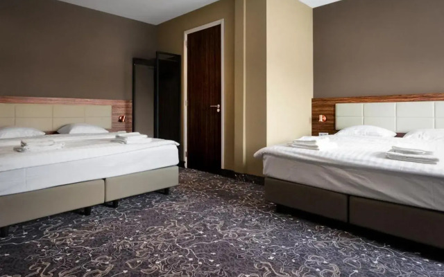 Amsterdam Lake Hotel