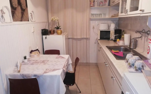 Heni Apartman