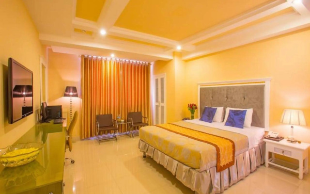 Dyn Opera Hotel