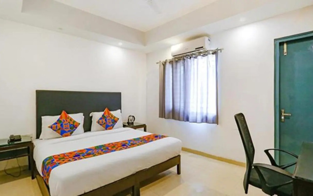 Fabhotel Golf Luxury