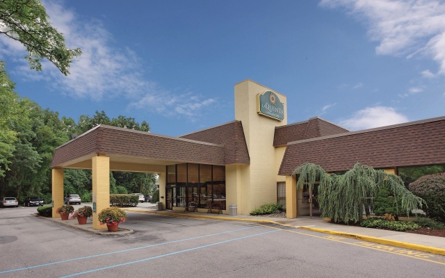 La Quinta inn & Suites Armonk Westchester County Airport