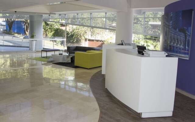 La Quinta by Wyndham Medellin