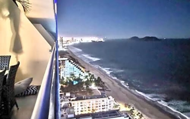Departamento Peninsula Mazatlan hasta 12 huéspedes
