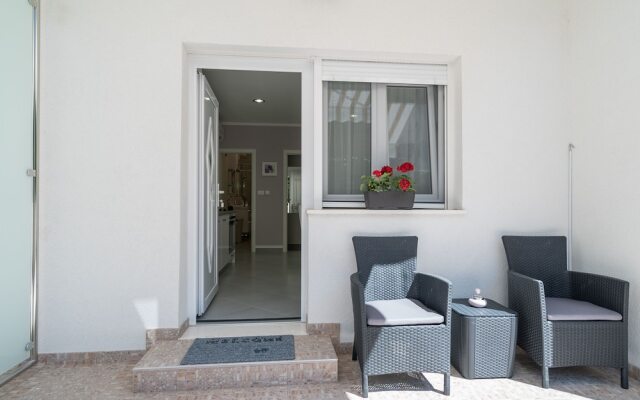 Drop In Split Apartments