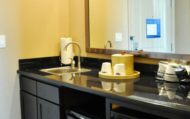 Hampton Inn & Suites Bay City, TX