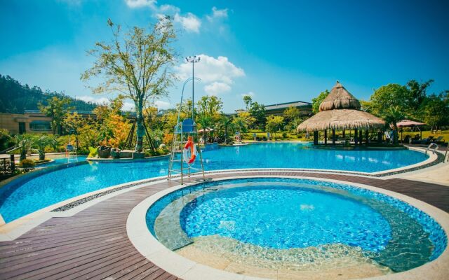 Bright QiandaoLake Resort