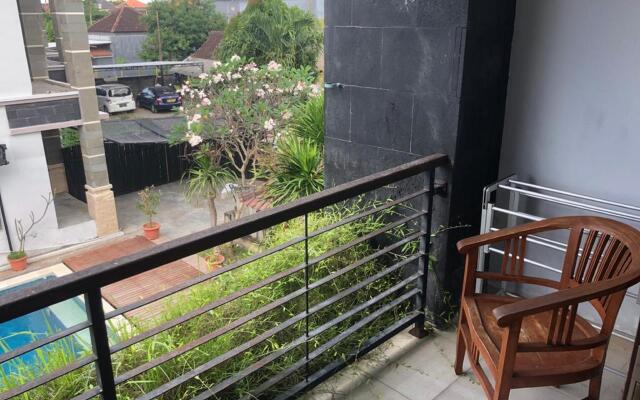 RedDoorz near Jimbaran Beach 2
