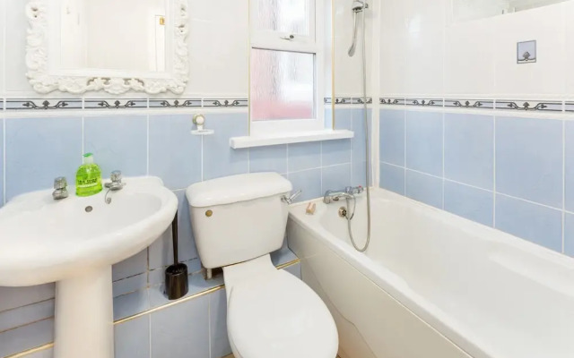 Liverpool Short Stay-Malden Suite