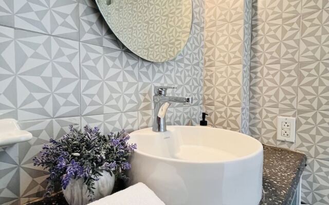 Marthas Suites & Hotel