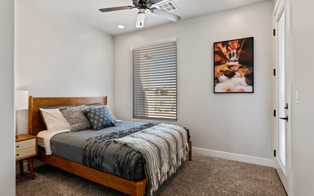 Reunion HQ by RedAwning