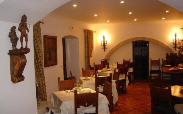 Casa Amarela TH & National Monument