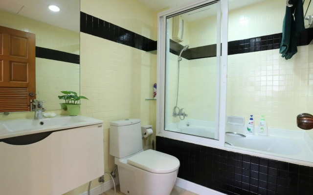 Serena Sathorn Suites