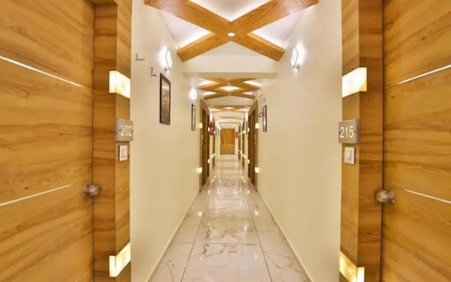 Goroomgo Silver Palace Ahemadabad
