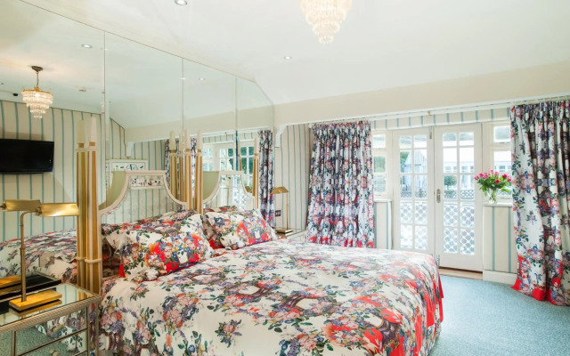 Summer Lodge Country House Hotel
