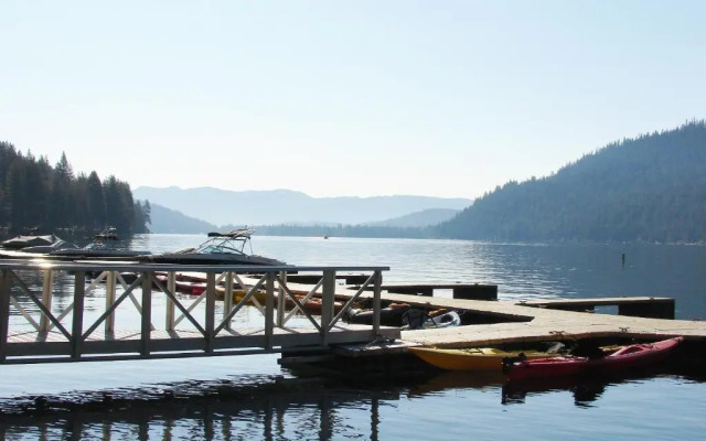 Donner Lake Village