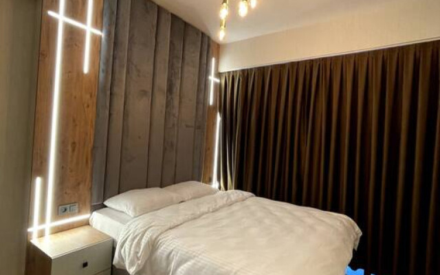1bedroom Apartment With Terrace Near Mail of Istanbul