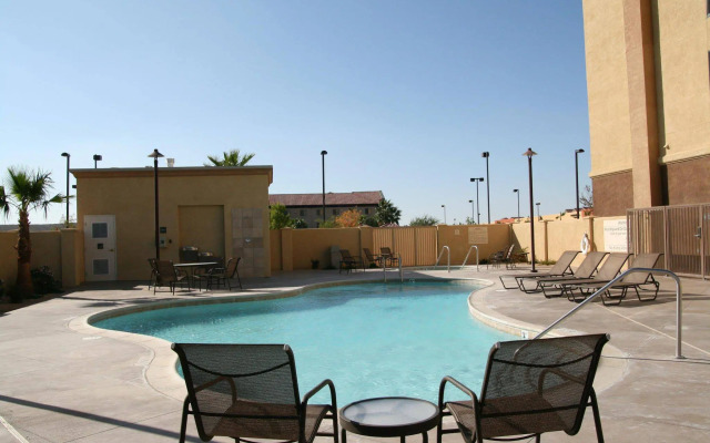 Hampton Inn & Suites Barstow