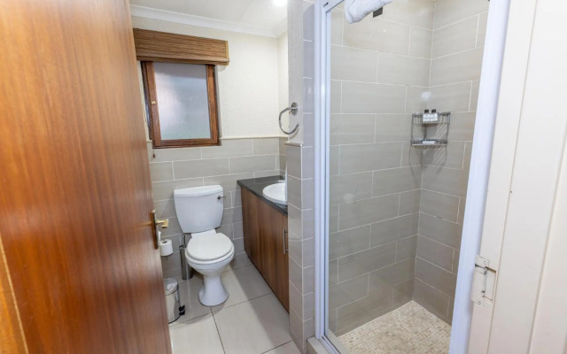 Legend Safaris - Kruger Park Lodge 257B