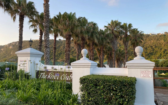 Ocean Pearl Apartment