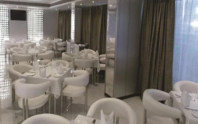 Airport City Hotel