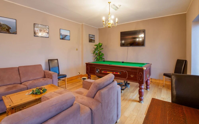 Lodge Hotel (os)