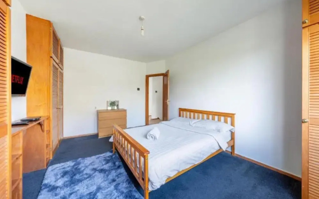 Tranquil and Lovely 5 bed House in Barnet