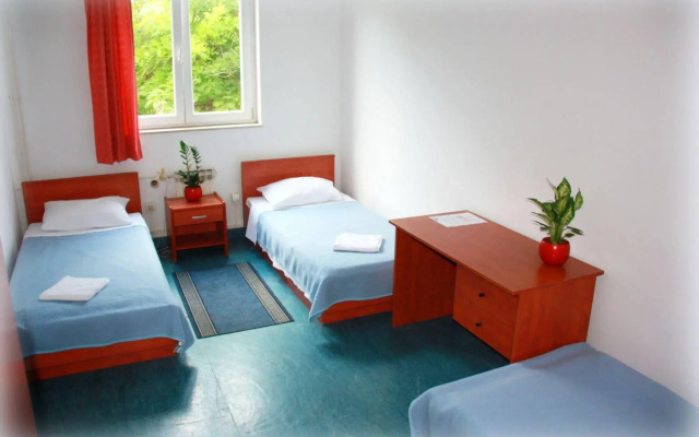 Omladinski Hostel
