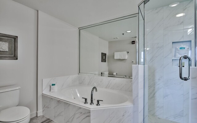 Sterling Gem Heated Pool Beach Front