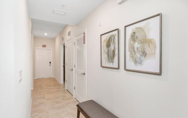 Dreamy Condo at Storey Lake Stl112