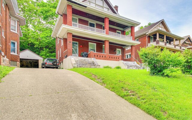 Pet-friendly Cincinnati Apt: 5 Mi to Downtown!