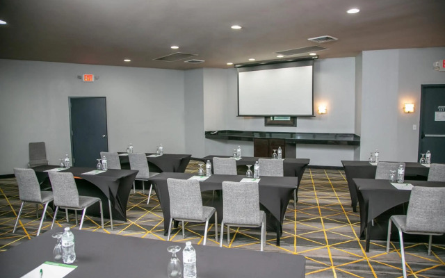 Holiday Inn New Orleans West Bank Tower by IHG