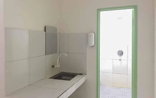 OYO 1705 Lyfriska Residence Syariah