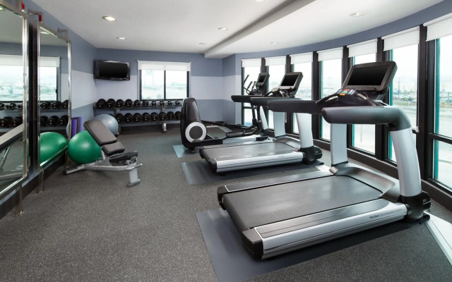 Four Points by Sheraton Hotel & Suites San Francisco Airport