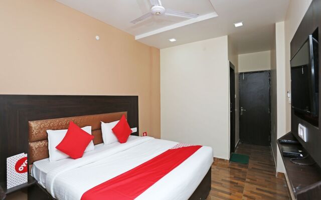 OYO 15098 hotel crystal