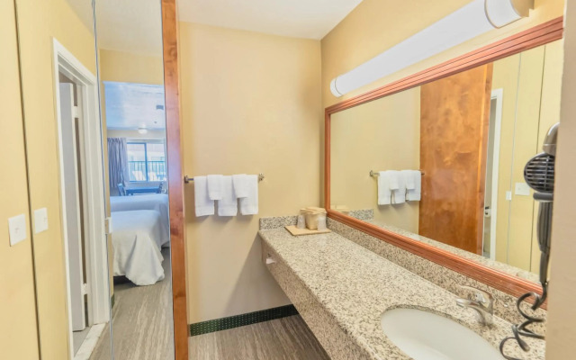 The Oakhurst Inn at Yosemite