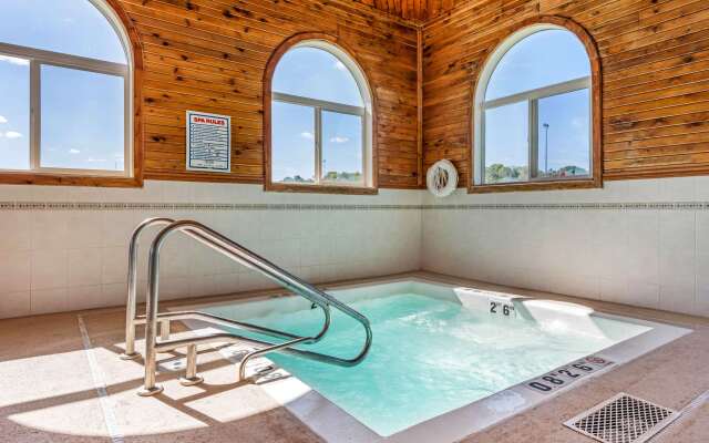 Comfort Inn & Suites near Route 66