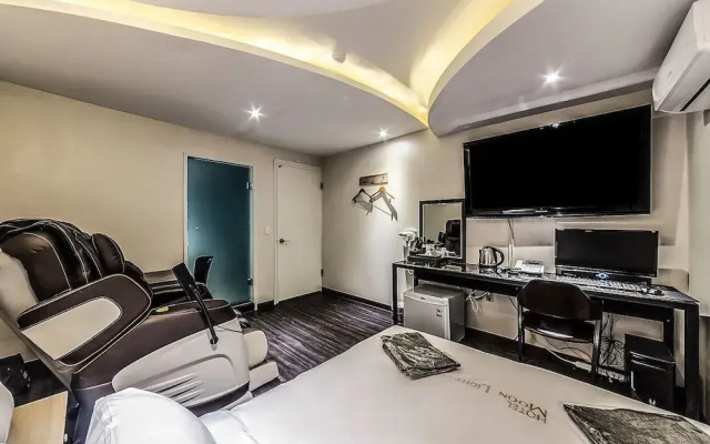 Moonlight Hotel