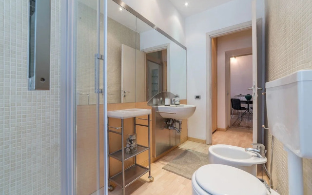 San Giovanni & Colosseo Roomy Flat
