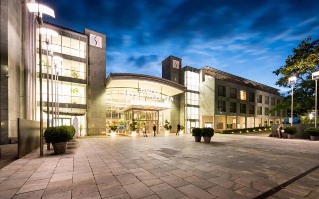 Seedamm Plaza