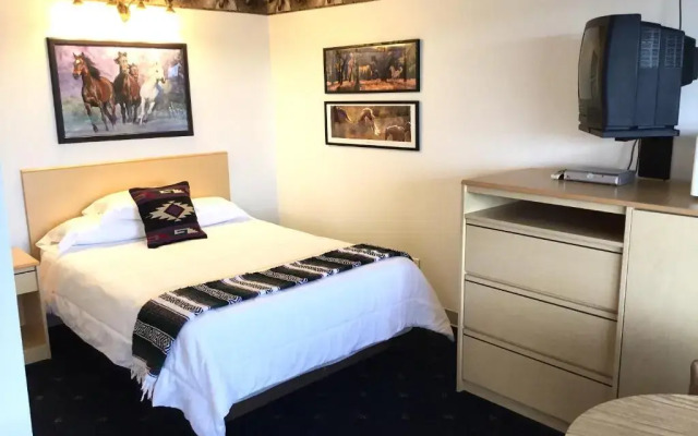 The Riverside Ranch RV Park, Motel & Campground