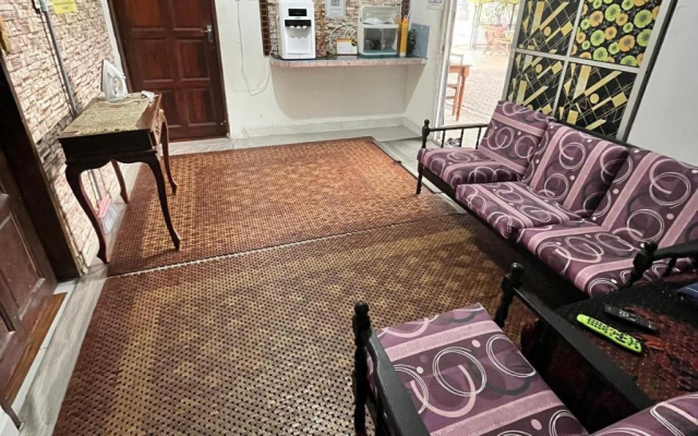 Roomstay Kuala Nerus Gated Parking