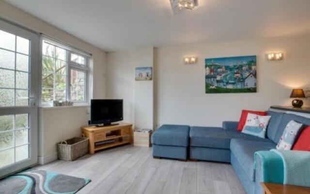 Apartment Headlong