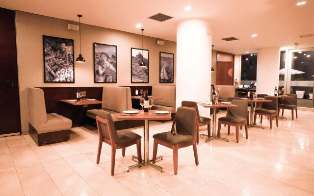 Dazzler by Wyndham Lima Miraflores