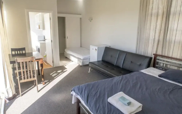 ARent - Serviced House - 14a Dignan St