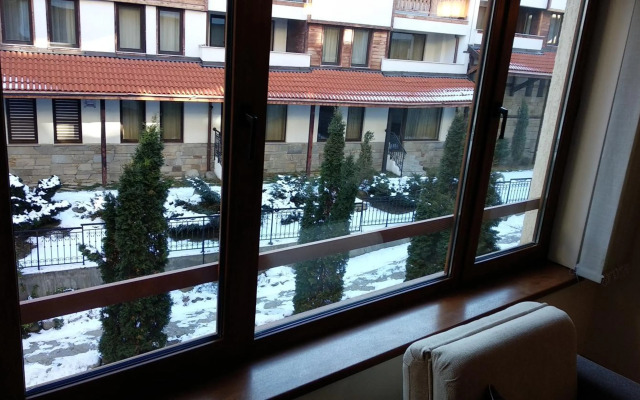 Pine Tree Apartment 2 - B7