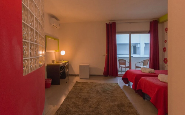 Delta rooms